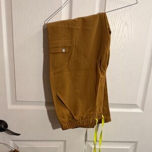 FIGS Cairo scrub pants. Earth. Medium.